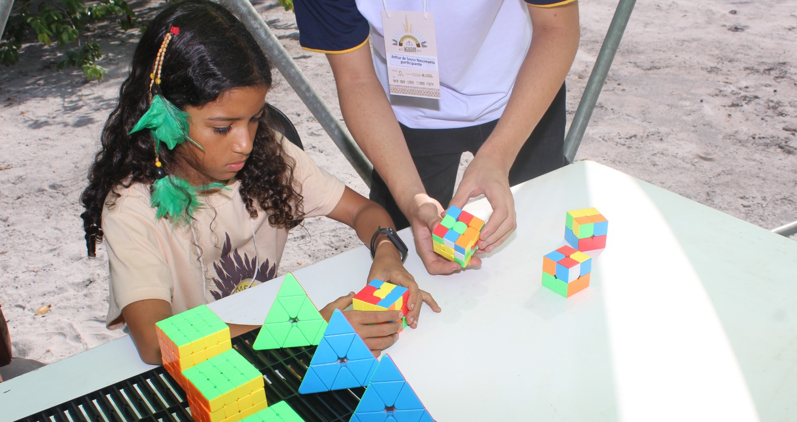  OFICINA DE CUBO MÁGICO: RACIOCÍNIO, CRIATIVIDADE E INCLUSÃO